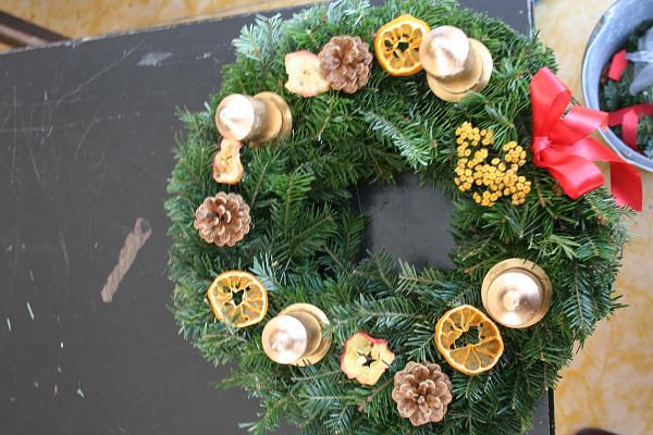 Výroba věnců - 5. 12. 2010